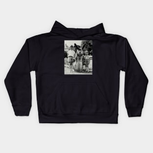 Creepy Easter Bunny with boys - pals Kids Hoodie